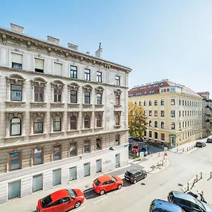 Zeus Design Schoenbrunn Appartement Wenen